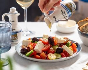 Salada saudável com queijo, ideal para emagrecimento